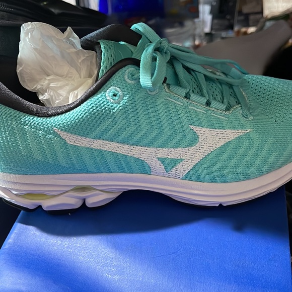 New with tags Womans wave rider wave knit running sneakers size 7 - Picture 4 of 4